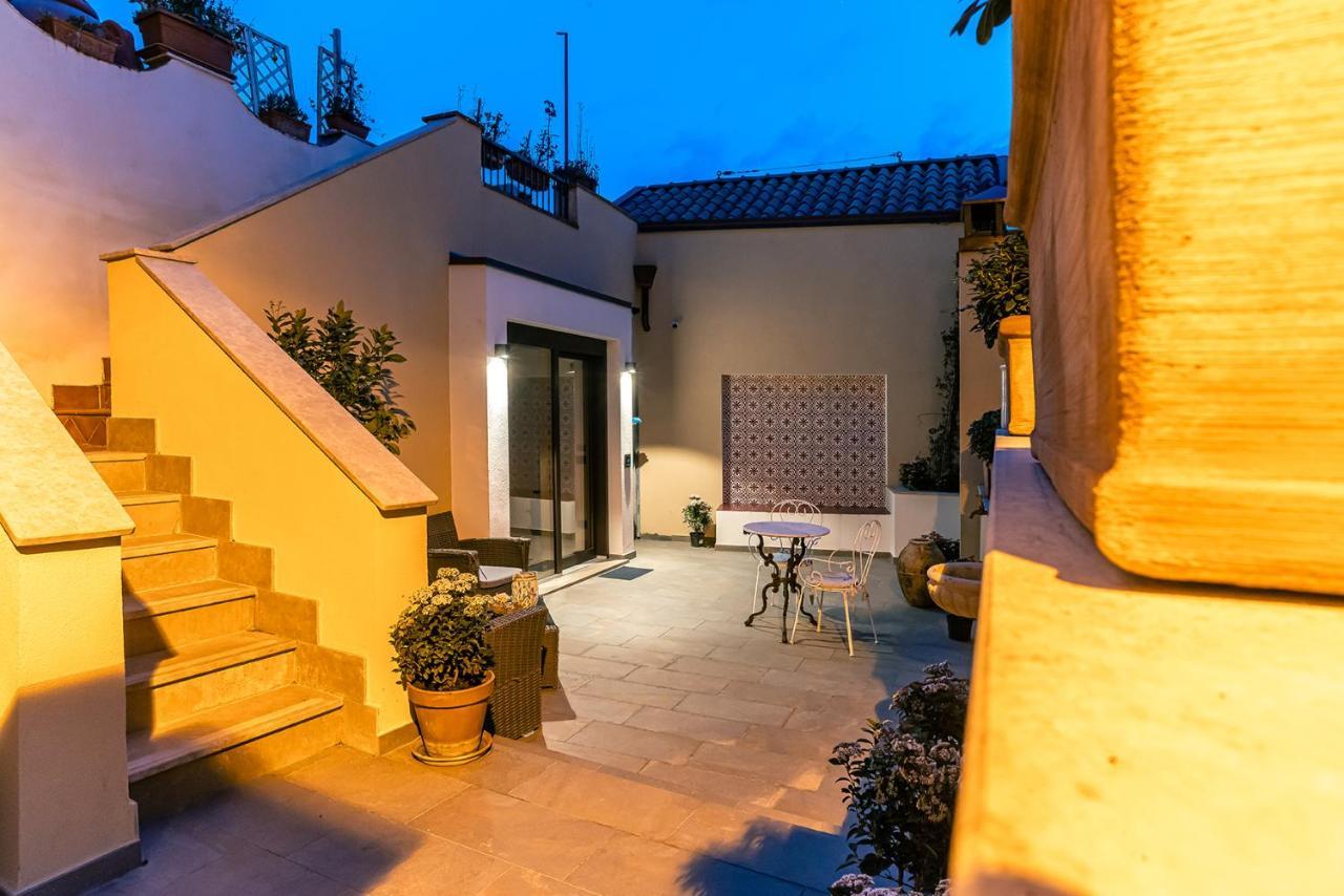 De Gulia Charme And Relax Bed & Breakfast กัสเตลลาบาเต ภายนอก รูปภาพ